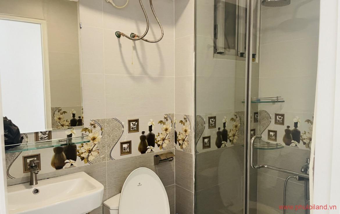tollet can ho can ban 2 1170x738 - Cần cho thuê nhanh căn hộ chung cư Scenic Valley 1, 70m2, nhà đẹp, giá 18tr/tháng, nội thất căn hộ đầy đủ.