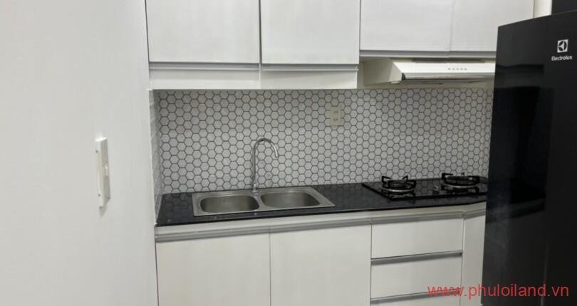 bep-trong-can-ho-can-ban-sky-garden-3