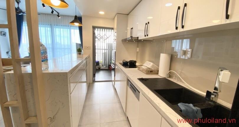 can-canh-bep-trong-can-ho