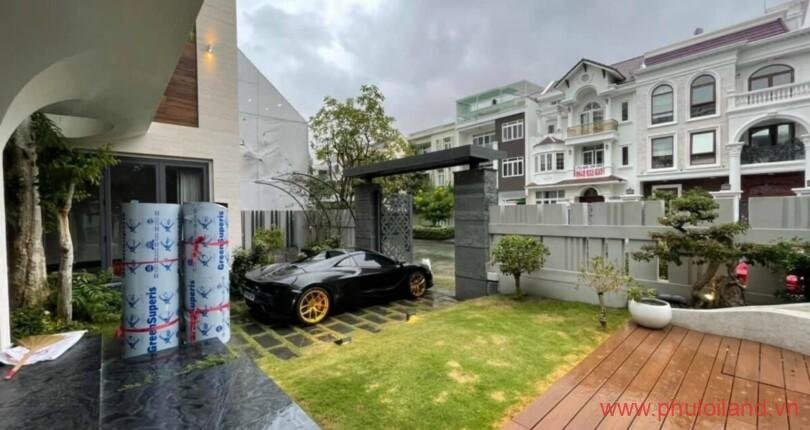 can-canh-san-vuon-truoc-biet-thu-ban