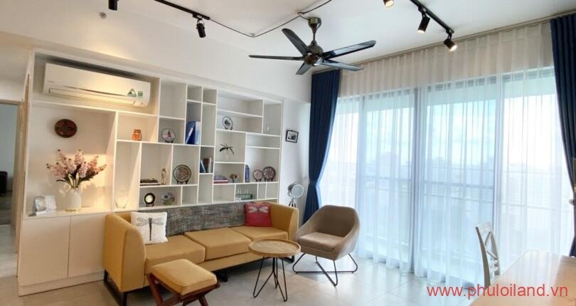 can-canh-sofa-phong-khach-can-ho