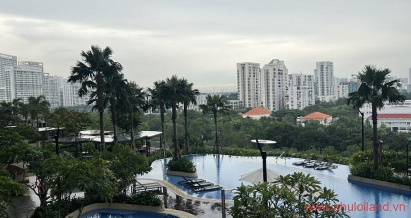 can-ho-co-view-ban-cong-nhin-xuong-ho-boi-va-khu-tien-ich-noi-khu