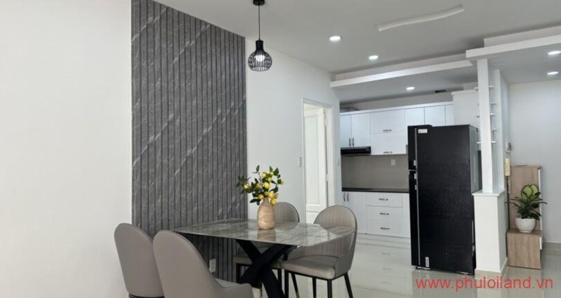 goc-bep-va-khu-vuc-ban-an-trong-can-ho-can-ban-sky-garden-3