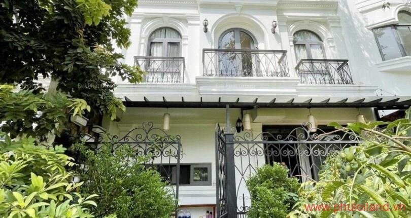 hinh-anh-mua-ban-biet-thu-quan-7-t2-2023