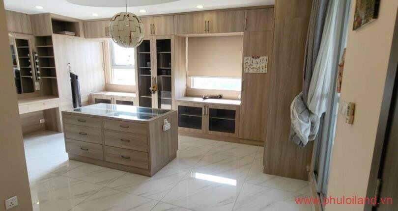 khong-gian-bep-rong-rai