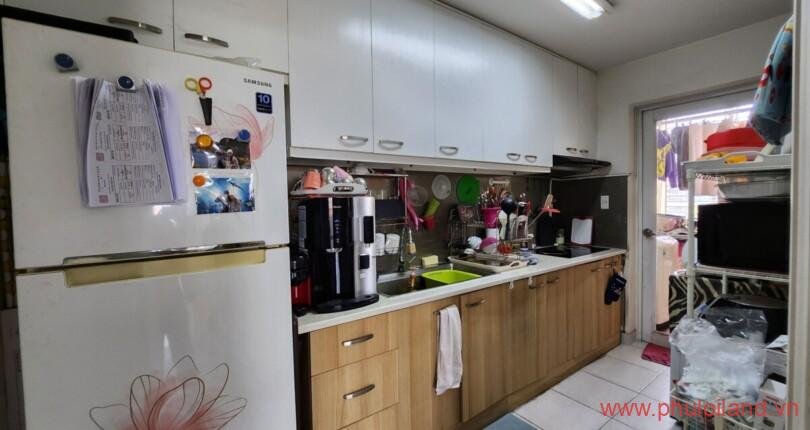 khong-gian-bep-trong-can-ho-ban