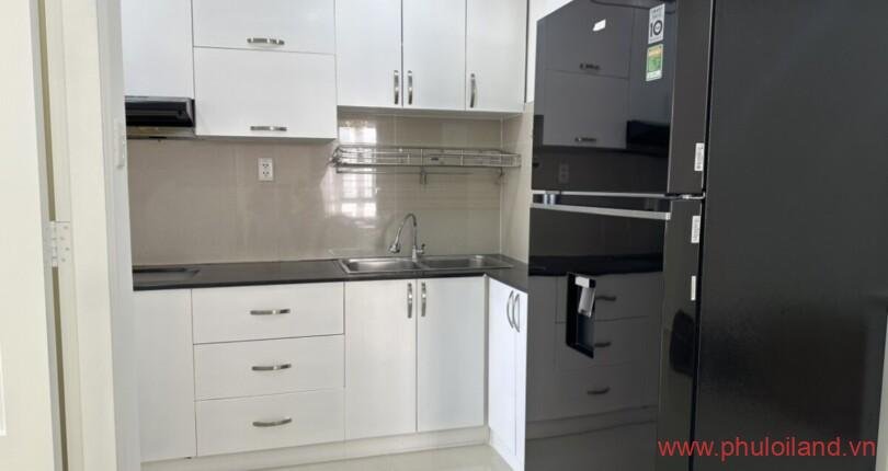 khong-gian-bep-trong-can-ho-can-ban-sky-garden-3