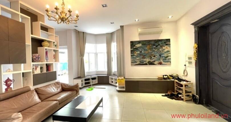 khong-gian-phong-khach-trong-biet-thu-can-ban