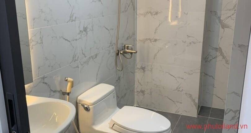 khong-gian-tolet-can-ho-hung-vuong-3