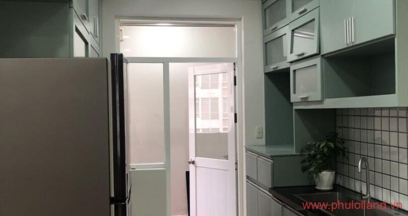 khu-vuc-bep-trong-can-ho-can-ban-sky-garden-3