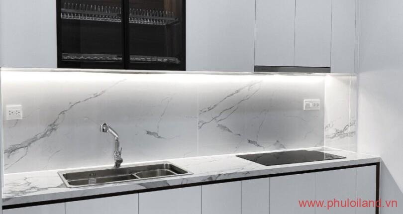 khu-vuc-bep-trong-can-ho-can-cho-thue-hung-phuc-2