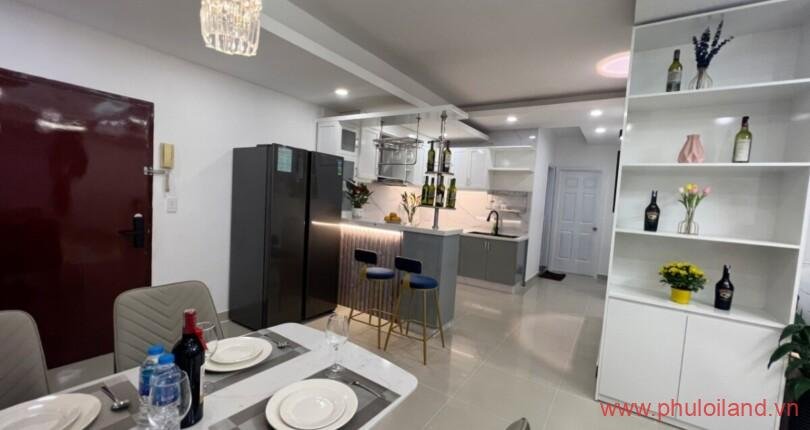 khu-vuc-bep-trong-can-ho-sky-garden-2-can-ban