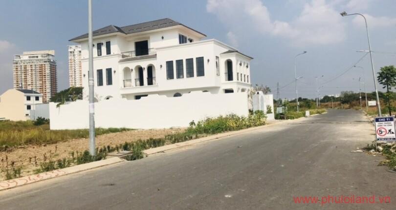 mau-nha-biet-thu-song-lap-tai-khu-dan-cu