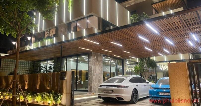 nha-can-ban-co-gara-xe-o-to-rong-rai