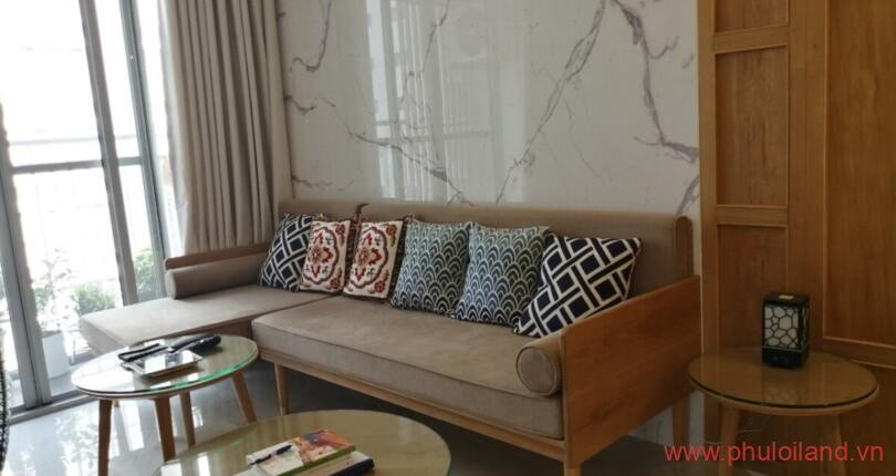 phong-khach-can-ho-can-ban-nhin-ra-bancon