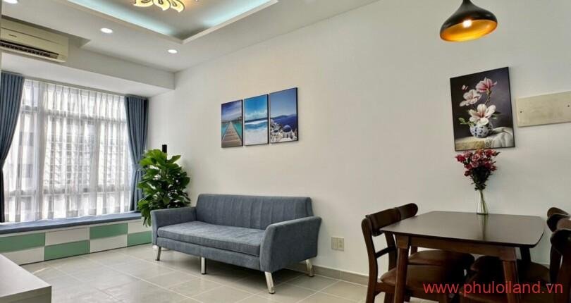 phong khach trong can ho can ban sky garden 3 14 810x430 - Cần bán Sky Garden 3 , căn góc 72m2, lầu cao, thiết kế 2pn, 2wc, nhà đẹp như hình- Giá: 3,550 tỷ.