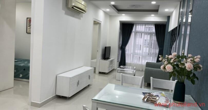 phong-khach-trong-can-ho-can-ban-sky-garden-3 (2)