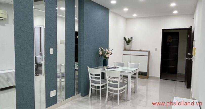 phong-khach-trong-can-ho-can-ban-sky-garden-3 (3)