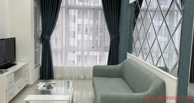 phong-khach-trong-can-ho-can-ban-sky-garden-3 (4)