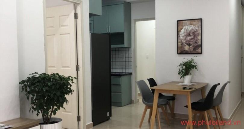 phong-khach-trong-can-ho-can-ban-sky-garden-3