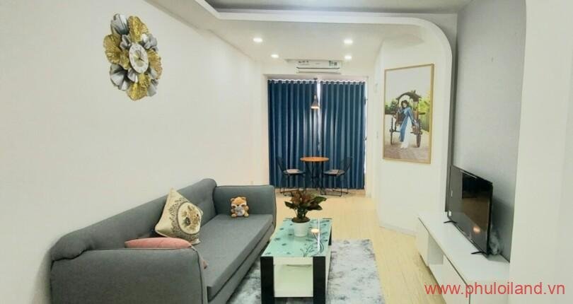 phong khach trong can ho can ban sky garden 3 7 810x430 - Bán Căn Hộ Sky Garden 3, đầy đủ nội thất diện tích 56 m2, thiết kế 2pn, 1wc – Giá 2,67 tỷ