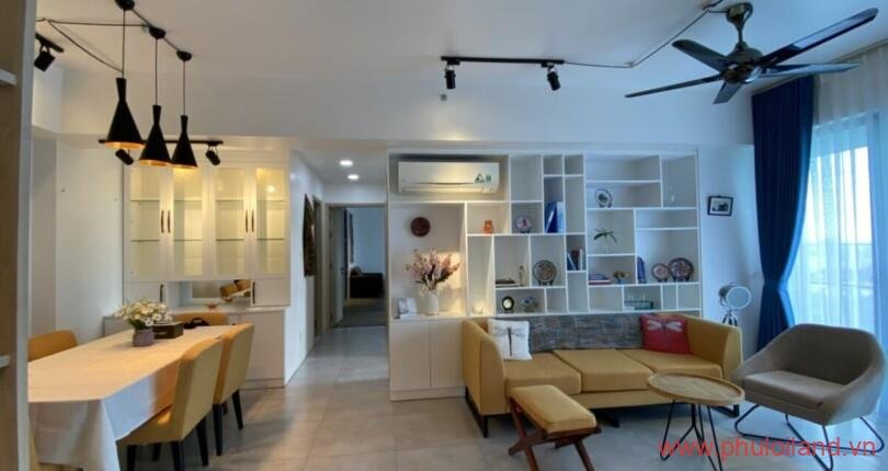 phong-khach-trong-can-ho-can-cho-thue-green-valley