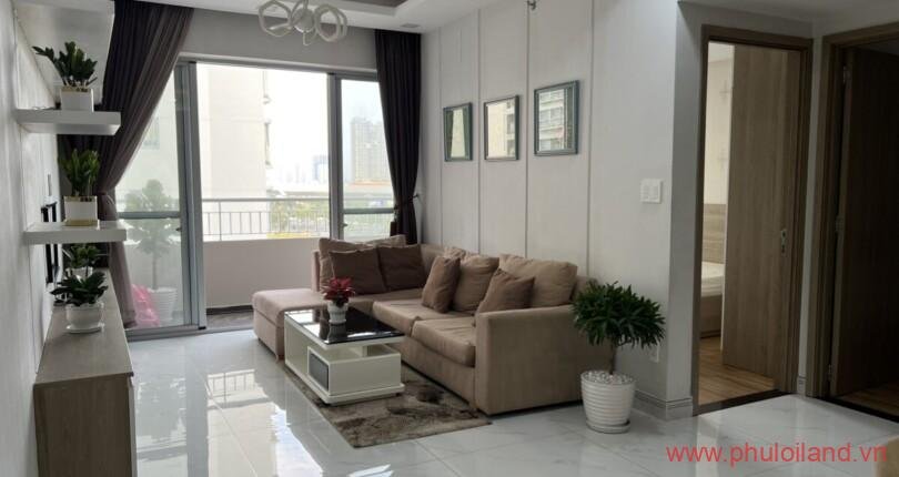 phong-khach-trong-can-ho-can-cho-thue-scenic-valley-1 (2)