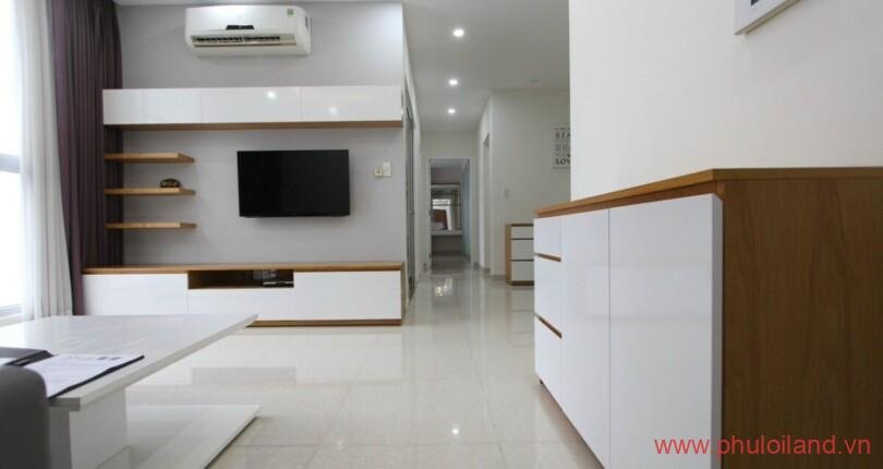 phong-khach-trong-can-ho-can-cho-thue-starhill (3)