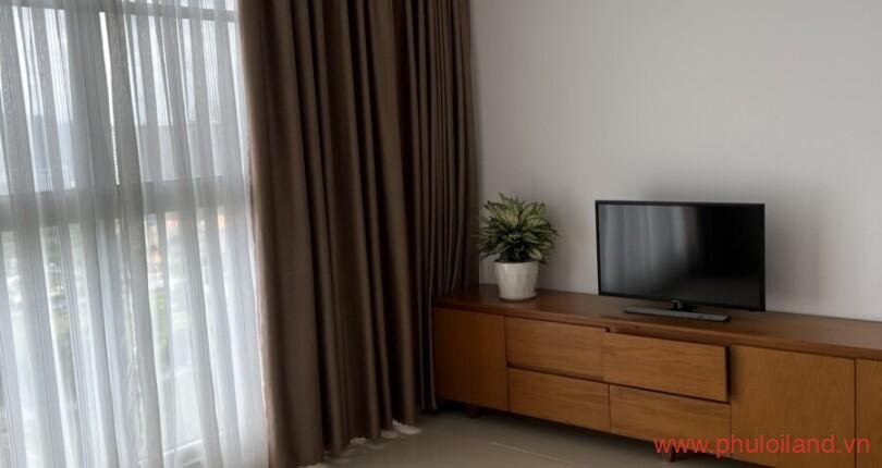 phong-khach-trong-can-ho-cho-thue-starhill