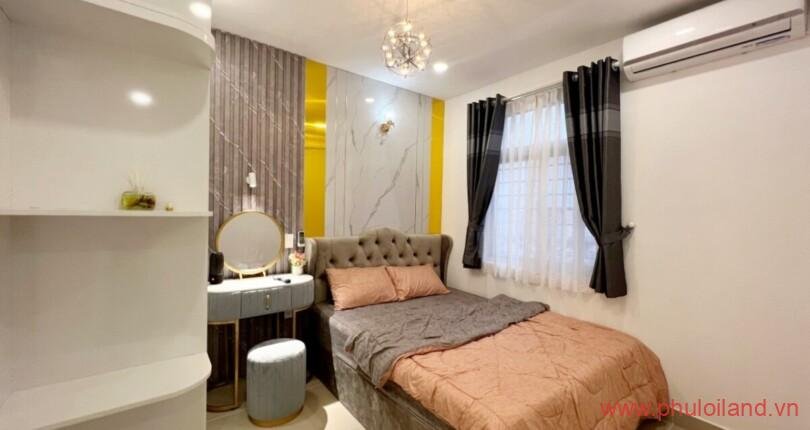 phong-ngu-1-cuc-sang-trong-trong-can-ho-sky-garden-2-can-ban