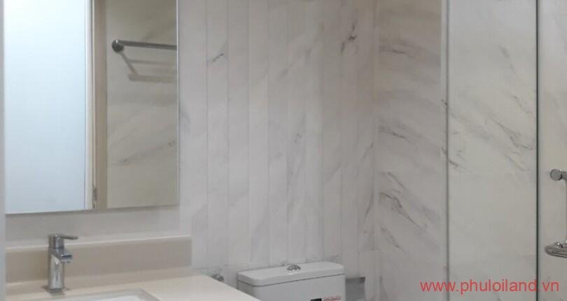 toilet-2-trong-can-ho-can-cho-thue-midtown-m6