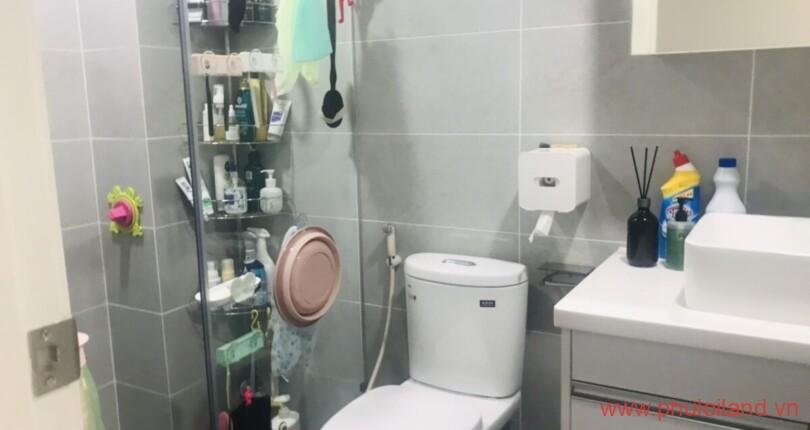 toilet-co-day-du-trang-thiet-bi