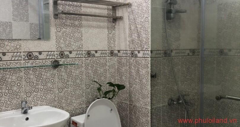 toilet-trong-can-ho-can-ban-sky-garden-3