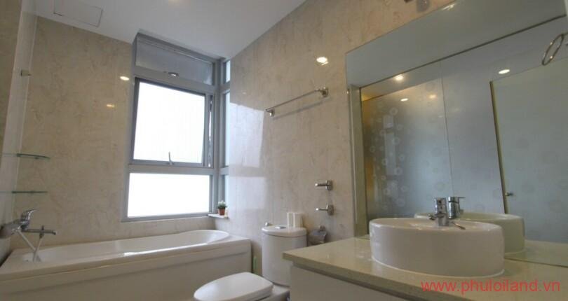 toilet-trong-can-ho-can-cho-thue-starhill