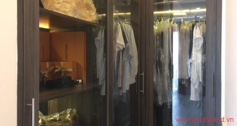 tu-quan-ao-trong-nha-ban