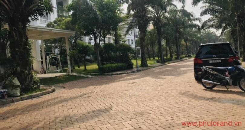 vi-tri-biet-thu-ban-toa-lac-tren-duong-noi-khu-chateau-phu-my-hung