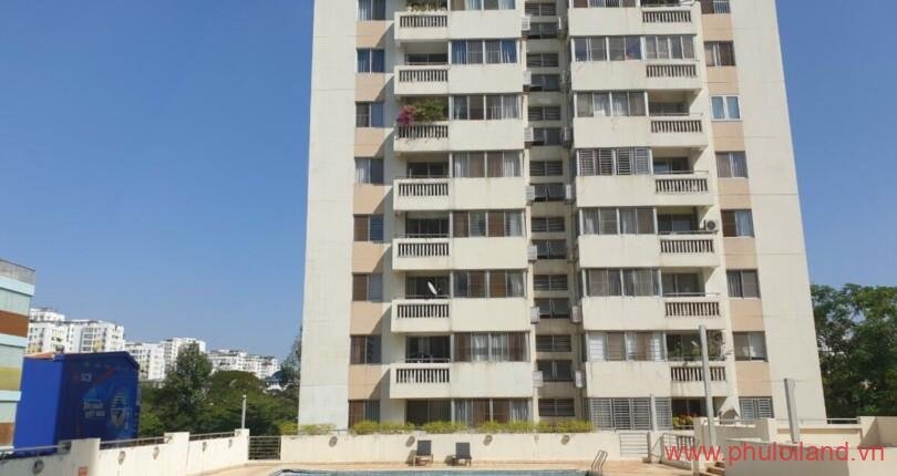 view-ban-cong-can-ho-nhin-truc-dien-ho-boi-noi-khu-my-khanh