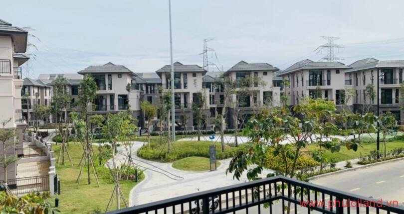 view-nhin-tu-ban-cong-biet-thu-ban