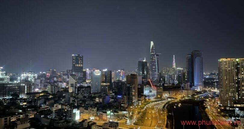 view-nhin-tu-ban-cong-can-ho-can-ban