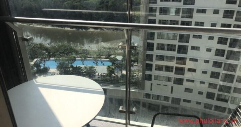 view-nhin-tu-ban-cong-phong-khach-can-ho