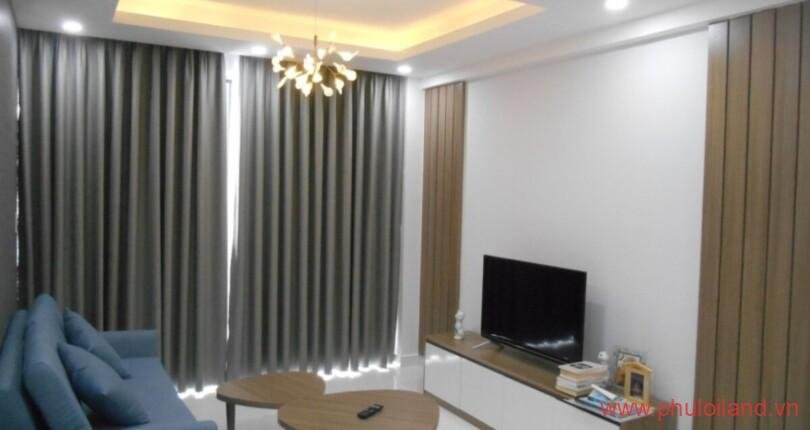 Cho-thue-can-ho-chung-cu-Scenic-Valley-1-Phong-khach-cua-chinh-vao