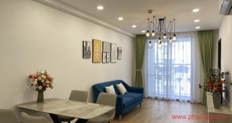 Phong-Khach-sang-trong-trong-can-ho-ban-tai-Saigon-South (2)