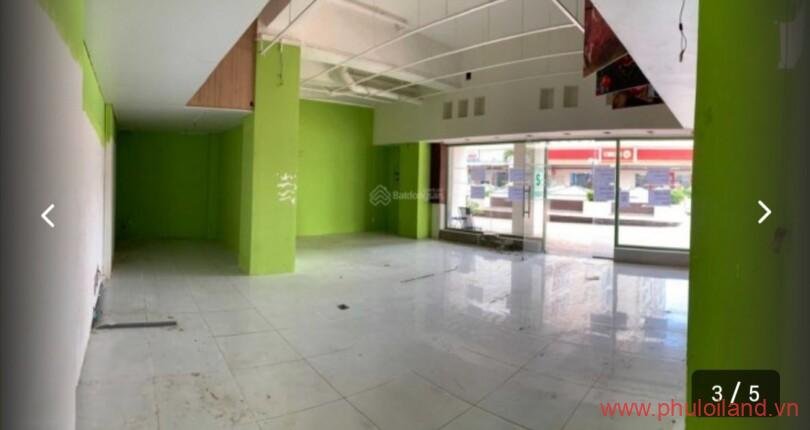 ben-trong-shop-vo-cung-rong