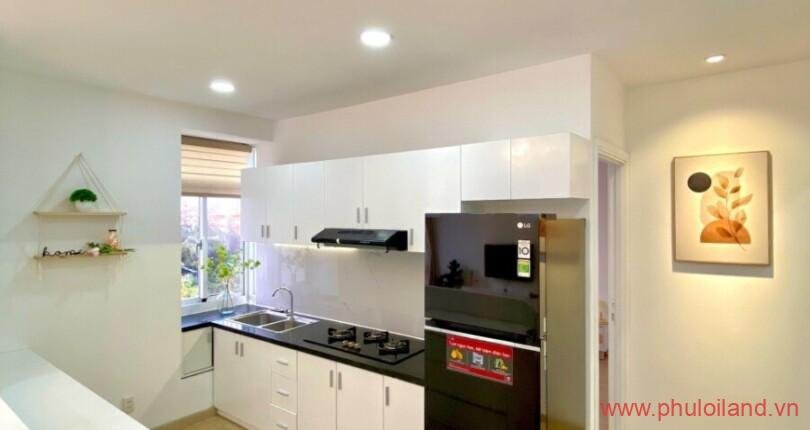 bep-trong-can-ho-can-ban-sky-garden-3