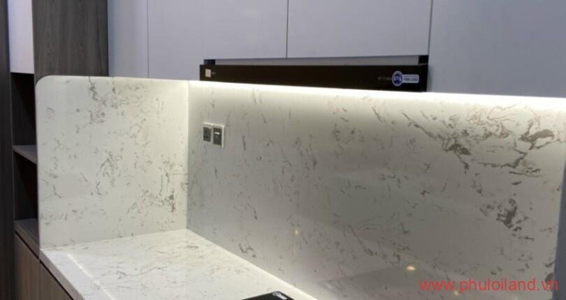 bếp từ và kệ bếp