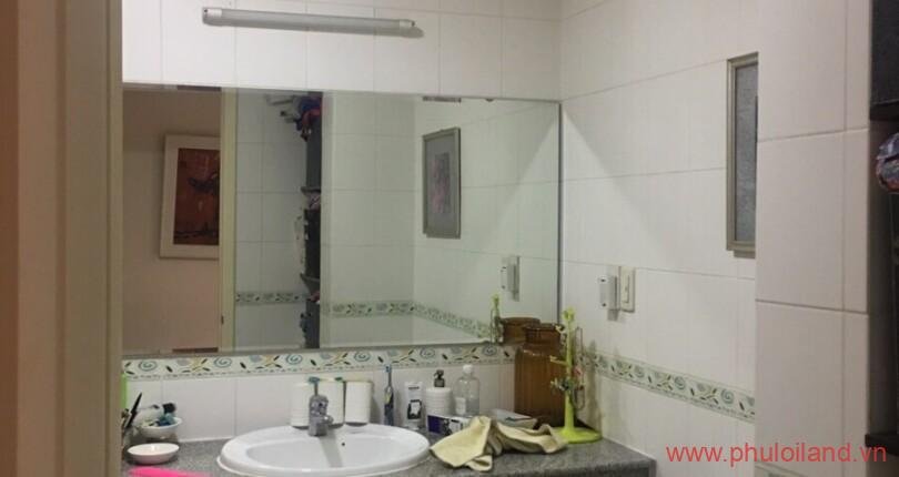 can-ban-can-ho-my-vien-tolet-ben-trong-can-ho