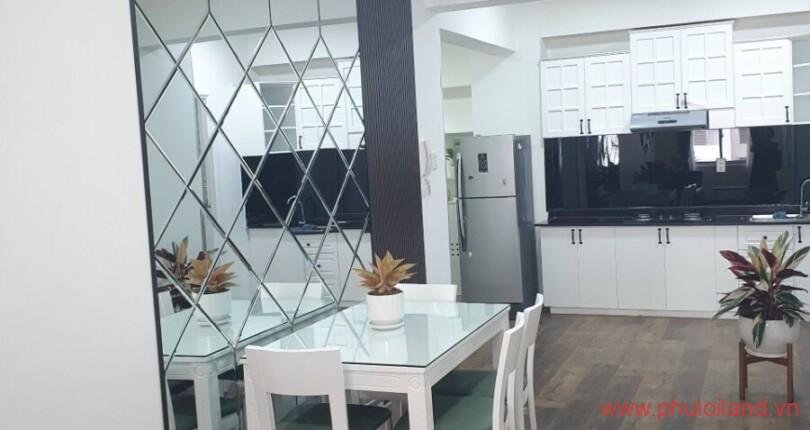 can-can-phong-khach-va-phong-bep-trong-can-ho-can-ban