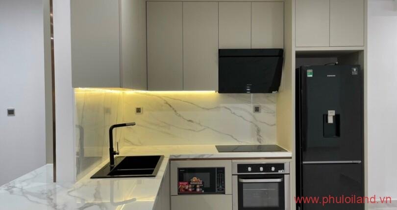 can-canh-bep-rong-rai