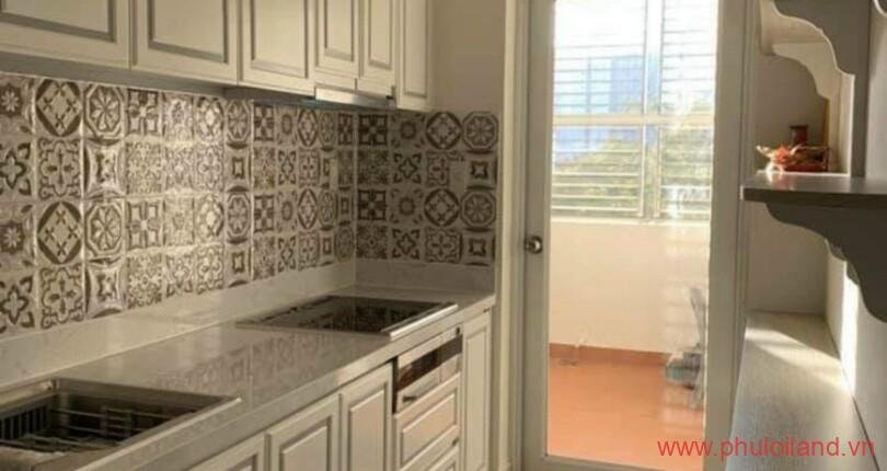 can-canh-bep-rong-rai