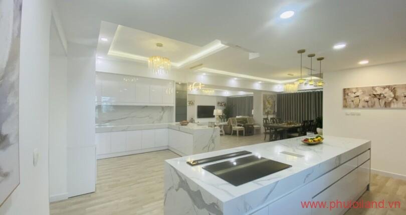 can-canh-khong-gian-bep-nhin-ra-phong-an-va-phong-khach-can-ho